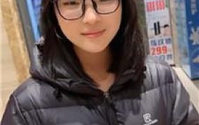 【狗哥】素人S-粉鞋黑棉袜踩虐 bf50061