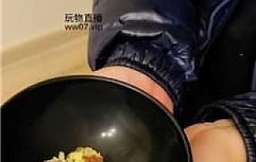 【七悦】高跟踩踏喂食/虐乳/赏赐圣水 JS250224-10
