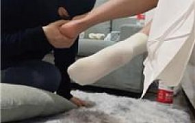 【困困】白袜玉足恋足舔 JS250223-9