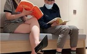 【奇了怪了】美腿老师诱惑学生奴 bf50925