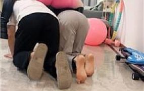 【南月女神】兄弟奴清理脏长靴白棉袜 bf50936