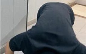 【白兔】舔素人小姐姐的脏鞋 JS250111-12