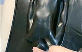 【梦幻大大】双S-窒息床囚禁踩踏 JS250110-3