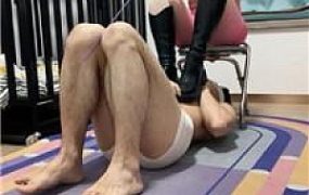 【南月女神】长靴踩踏重度鞭打 bf51122