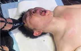 【娩娩】圈内聚会-多女王呕吐物喂食【四视角版】 bf51373