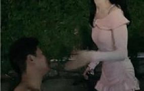 【千千】超美艺校女神-户外遛狗 bf51352