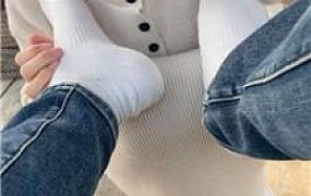 【宇王】户外遛母狗舔脚 JS250311-21