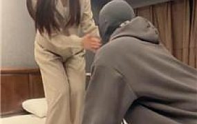 【球球】职场女神白袜脚踩虐 bf51502