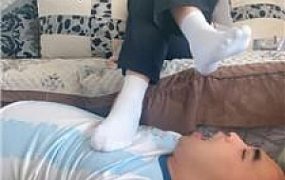 【斯羽情侣主】白袜脚踩绿帽家奴 JS250322-10