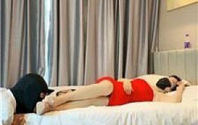 【丽娜】偷舔熟睡主人的高跟玉足 JS250319-40