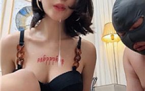 【小小】性感女神高跟美腿踩虐 bf51723