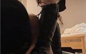 【绝美兔女王】脚底喂食-清理脏长靴白袜 JS250326-25