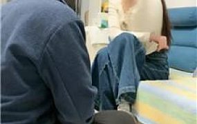 【锅盖导演】小白鞋S狠踩地毯奴 JS250401-15