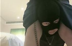 【樊樊】闻舔臭脚丫/骑马碾压踩 JS250411-15