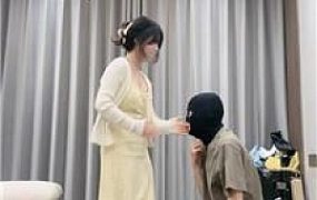 【猴歌】皮鞋白袜踩踏踢裆 bf52192