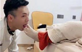 【南月女神】伺候主子起床-跪舔毛拖白袜-家具奴 JS250406-29