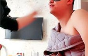 【英皇】捆绑堵嘴鞭打-连环耳光 JS250404-6