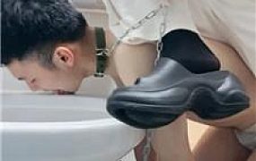 【南月女神】物化家具奴-舔脏马桶 JS250415-20