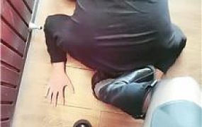 【璃茉老师】转胯狗爬/长靴踩虐/喂口水 JS250302-16