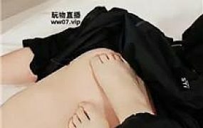 【玉主子】玉足蹂躏踩踏舔 JS250503-15