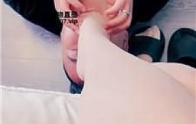 【芋泥】肉丝脚蹂躏踩纹身大哥 JS250428-2