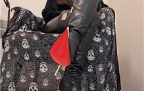 【夏夏】皮裤高跟长靴乳母绿帽    250513-20