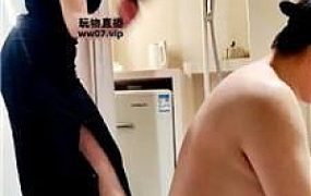 【绾绾】鞭打耳光踩踏贱奴 JS250514-3