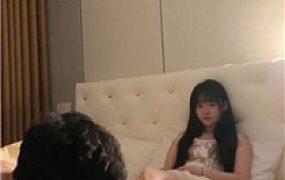 【婉纱】绿帽伺候女友就寝【双视角版】 bf53355