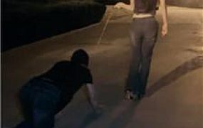 【晨晨】牛仔裤女神户外遛狗 bf53303