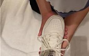 【芷涵】闻舔素人的脏鞋 JS250511-4