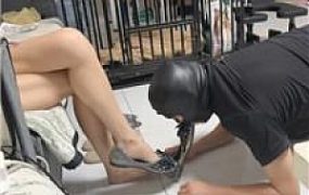 【蜜糖情侣】磕头求舔多双鞋-转胯鞭打 JS250509-32