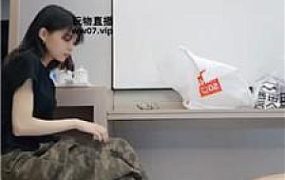 【芸芸大人】酸臭脚狂舔-白袜踩踏 bf53199