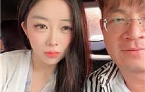 【冰月】车内闻舔女友白袜 JS250526-21