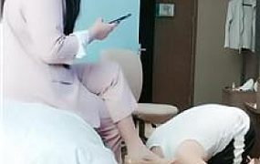 【梦思】舔干净脚奖励鞭打 JS250521-39