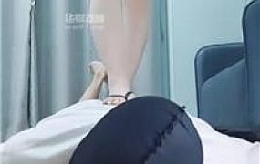 【灵竹】强迫喝洗脚水-脏拖鞋玉足虐 JS250605-28