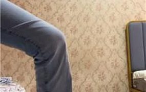 【林珥】小白鞋跳踩-人体烟灰缸 bf54164