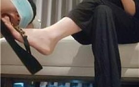 【禾秋】女老板让下属舔脏鞋脚丫 JS250604-3