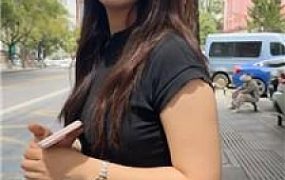 【素人挖掘机】路人小姐姐脏鞋白袜调 JS250531-6