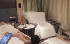 【希娜】赏赐圣水-长靴暴力虐打贱奴 bf53983