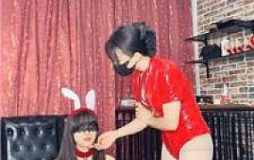 【冷颜】强迫可爱闺蜜下跪做奴 JS250530-5