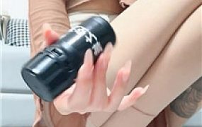 【柒柒麻麻】闻着香水掐狗乃子    250526-11