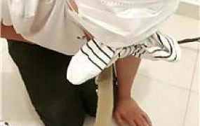 【鑫鑫情侣主】嘴叼白袜-裸足狂舔 JS250516-43