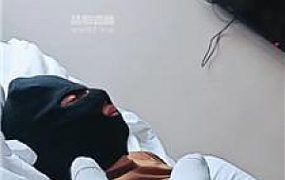 【钱酱】白袜脚物化脚垫奴 JS250625-3