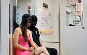 【凌晨】地铁YSL高跟踩踏变态 bf54912