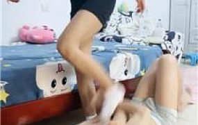 【软软】超臭白棉袜辱-踢踹 bf54824