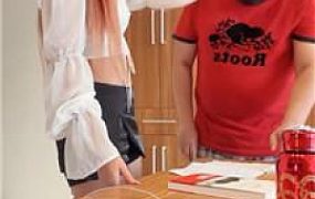 【妙可】数据线教训猥琐学生 bf54791