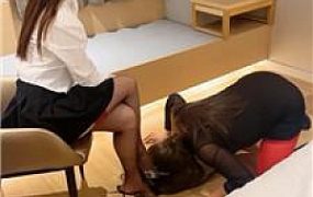 【凌晨】黑丝高跟踩虐变装奴 bf54716