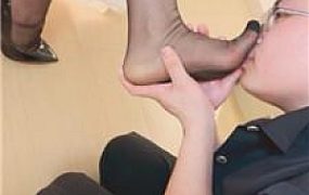 【Ally】空姐下班后黑丝高跟虐M bf54601