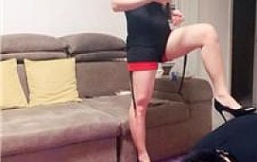 【落壹】贱奴下跪清理高跟玉足 JS250613-18