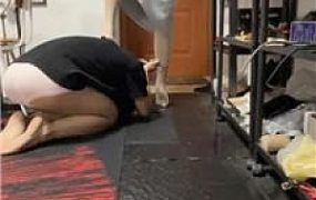 【月女神】高跟肉丝踩踏喂食-鞭打遛狗 JS250610-27